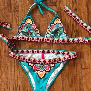 Victoria’s Secret bikini